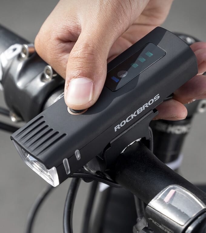 den-ghi-dong-sang-tu-dong-rockbros-qd-250lm-1